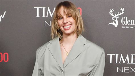 Maya Hawke and Singer Christian Lee Hutson Spotted Kissing in。